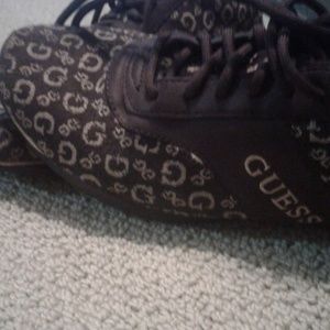 Guess tennis shoes size 7.5